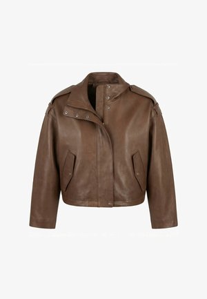 Veste en cuir marron courte avec boutons-pression, col large, épaulettes et poches à rabat à l'avant.