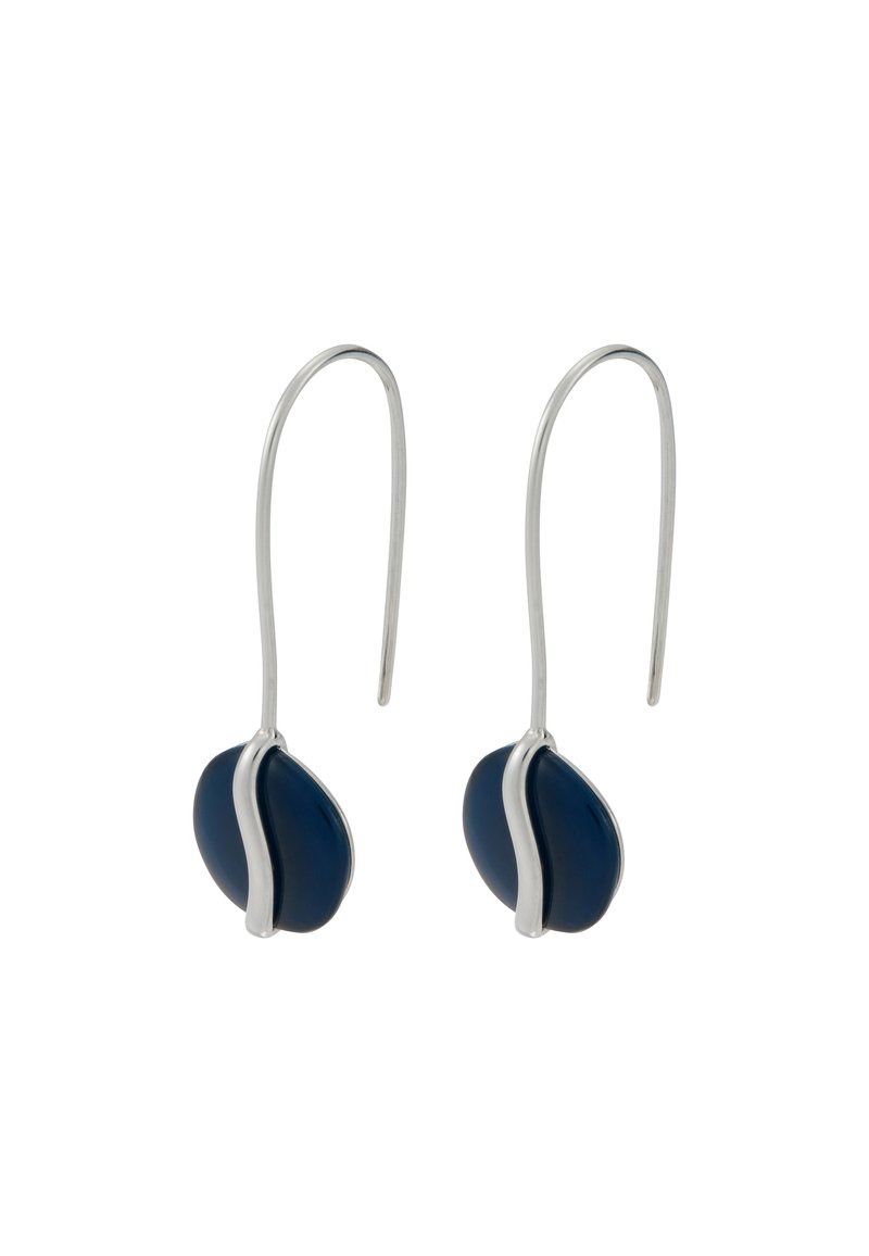 Pendientes de cerámica de color azul marino con gancho de plata, que presentan un acabado suave y un diseño curvado, evocando una forma natural y fluida.