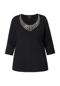 Zwarte shirt met driekwart mouwen, voorzien van een textuur met metalen kraalontwerp rond de halslijn en een rechte onderrand.