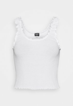 Witte geribde tanktop met een fitted vorm, met ruches langs de halslijn en armsgaten. Etiket leest "BDG," maat small.