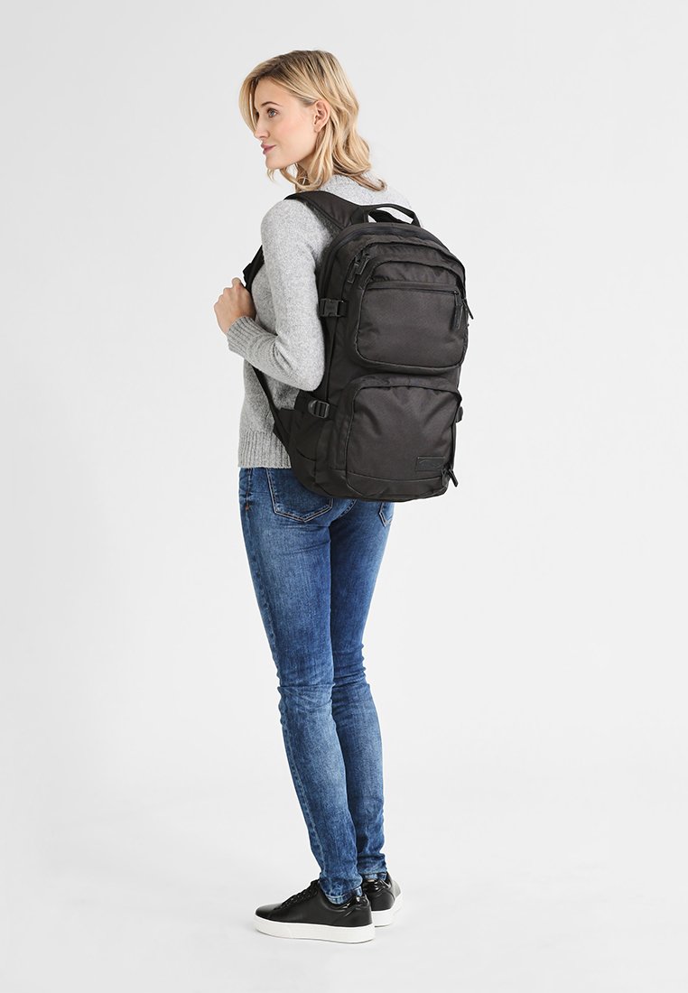 eastpak hutson black 2