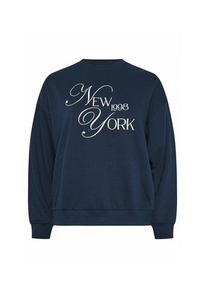 Marineblauwe crewneck trui met witte tekst "New York 1998" in grote sierlijke en schreeflettertypen aan de voorkant.