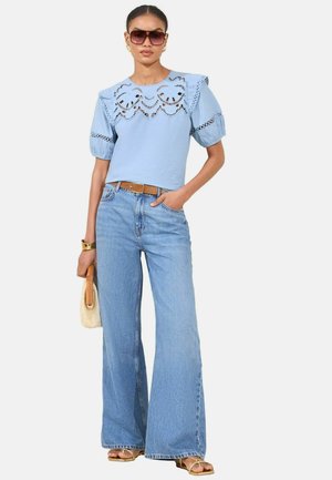 Lipsy REGULAR FIT - BRODERIE PUFF  - Print T-shirt - blue