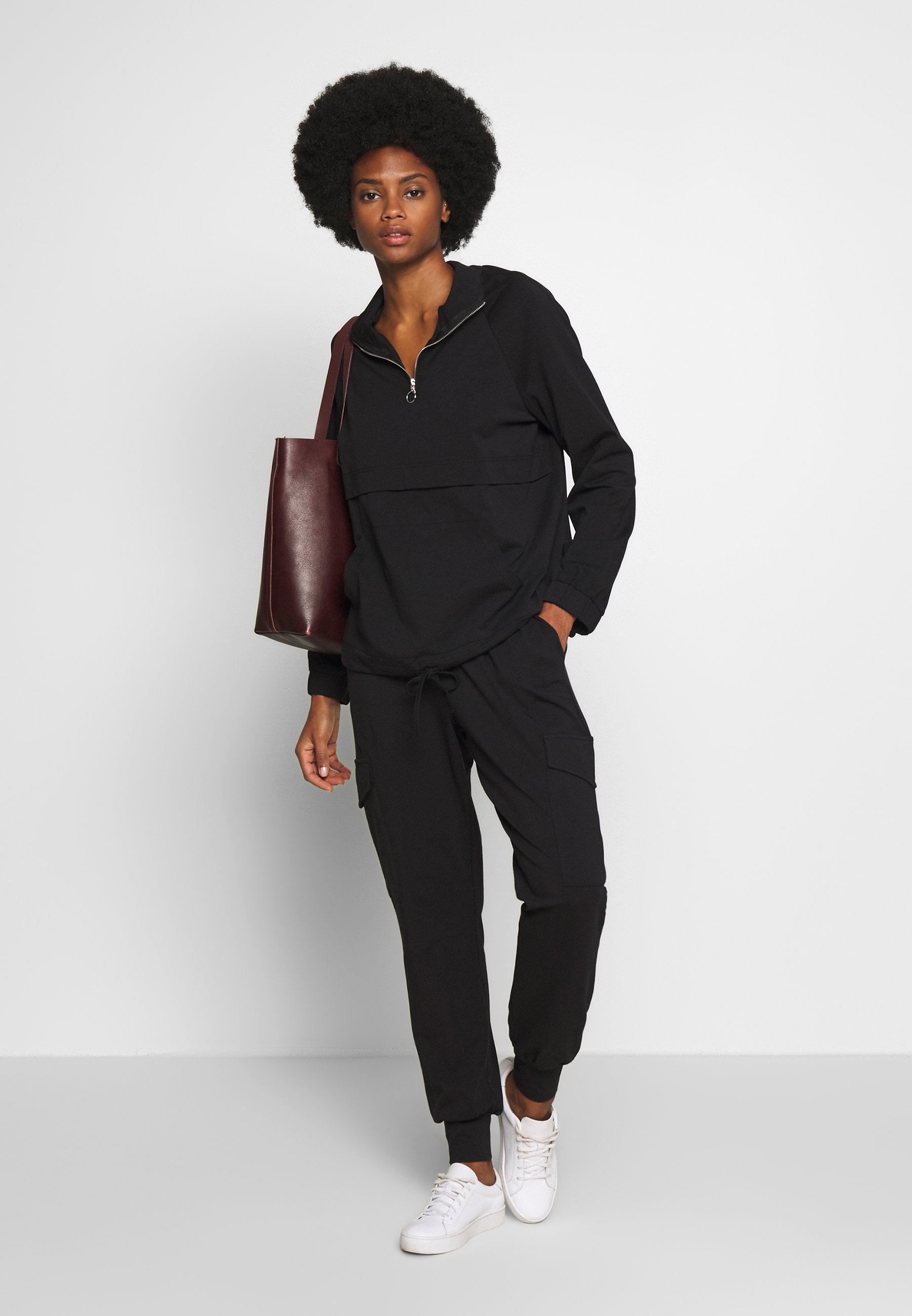 Kaffe KASIGGI LINDA PANTS Joggebukse black deep Zalando.no Kaffe KASIGGI LINDA PANTS Joggebukse black deep Zalando.no