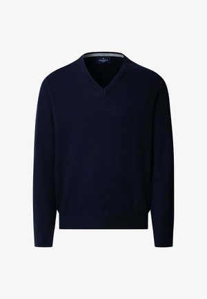 Navy pulover s V-izrezom, izrađen od mekog materijala, s dugim rukavima i rebrastim rubom. Unutrašnji ovratnik ima kontrastni prugasti uzorak.