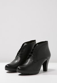 Tamaris Stivaletti stringati - black