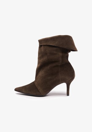 RYŁKO, T7VJ8___ - Cowboy/biker ankle boot - brown