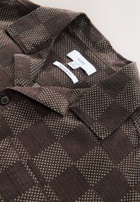 REGULAR FIT - SHORT SLEEVE CHECK - Overhemd - brown