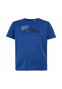 Camiseta de algodón azul con un gráfico de montaña y sol, con el texto "LA AVENTURA TE ESPERA", mangas cortas y escote redondo.
