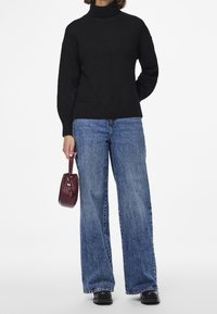 Pieces Sweter