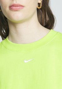 Nike Sportswear T-shirt - bas - green