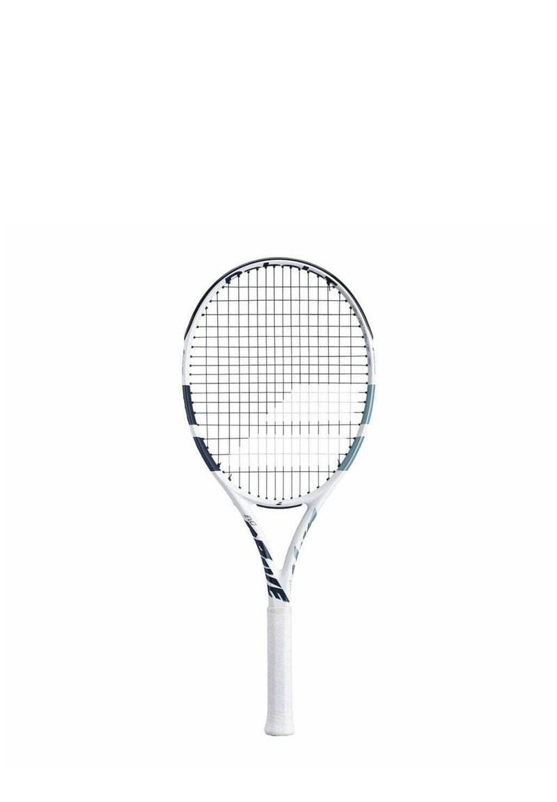 Raqueta de tenis con un marco blanco y azul, cabeza ovalada y un agarre blanco texturizado. Presenta cuerdas verticales en un patrón de rejilla.