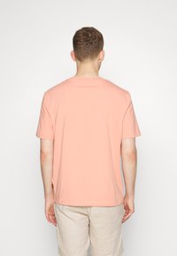 BOSS TCHUP - T-shirt básica - light/pastel red