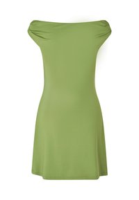 Abito verde off-the-shoulder realizzato in tessuto morbido, corpetto aderente e gonna svasata. Orlo senza cuciture e design minimalista.