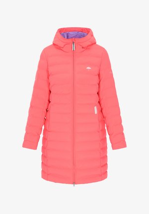 Puffermantel in leuchtendem Korallenrot, mit Kapuze, vertikal gestepptem Design, Frontreißverschluss und dezentem Regenschirm-Logo-Detail.