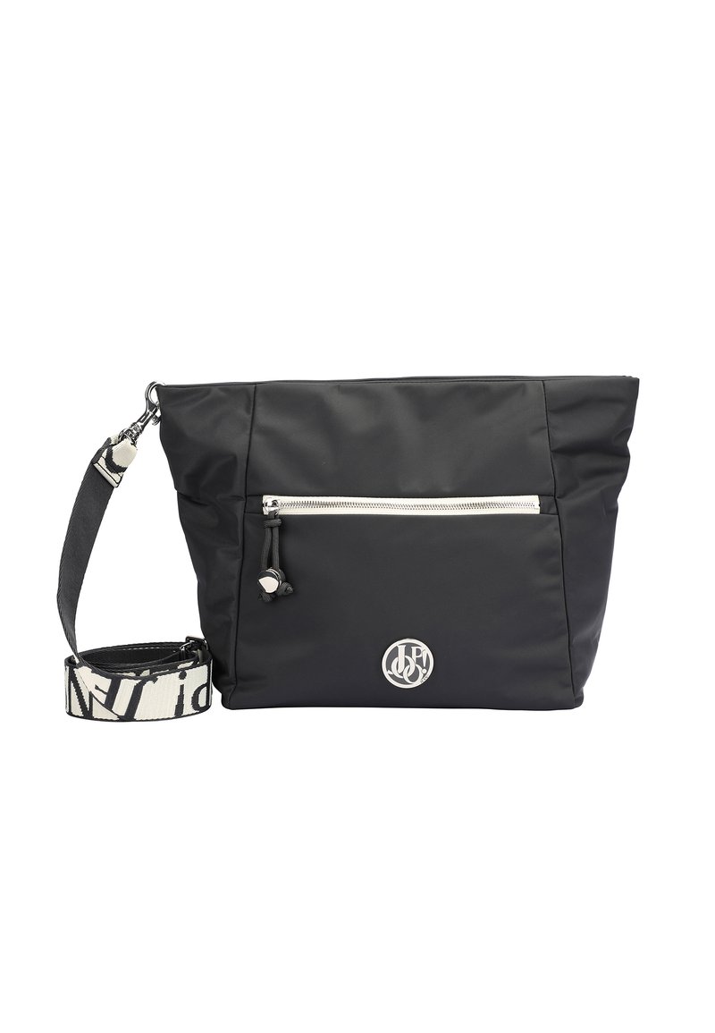 Borsa a tracolla in nylon nero con tasca frontale con zip e logo. Presenta una tracolla intrecciata con testo a contrasto e una superficie liscia e opaca.