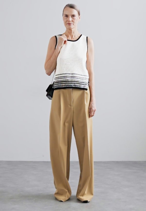 KIRA DIAMOND QUILT  - Handbag2