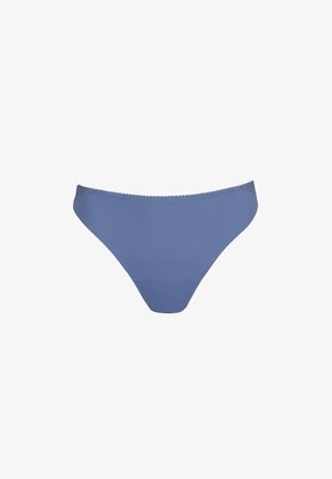 Culotte féminine bleue de style bikini avec une bordure en dentelle festonnée le long de la ceinture sur un fond blanc.