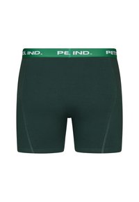 Boxer briefs verdi realizzati in tessuto elastico con una cintura verde a contrasto etichettata "PETROL IND.". Presentano cuciture piatte e un design aderente.