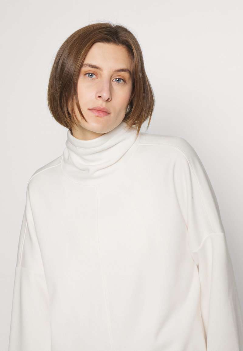 athleta white sweatshirt