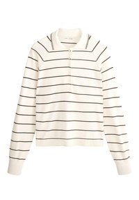 Fehér hosszú ujjú pólóing vékony fekete vízszintes csíkokkal és gombos elülső nyílással.