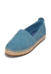 Espadrilla blu in suede con suola in juta intrecciata e suola in gomma, stile slip-on, punta arrotondata e piccolo tallone su sfondo bianco.