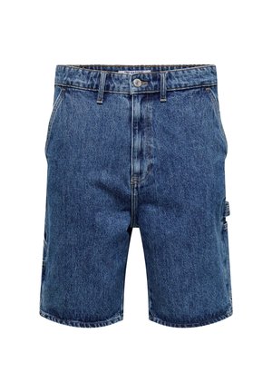 Pantalones cortos de mezclilla, azul claro, diseño clásico de cinco bolsillos, corte recto, con un bolsillo lateral adicional y cierre de botón de metal.