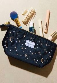 The Flat Lay Co. LUNAR POUCH  - Trousse - blue celestial