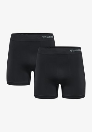 Shorts de boxeurs noirs en tissu extensible, avec une texture lisse et une bande logo à la taille. Contient deux paires.