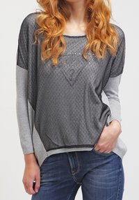 Guess Striktrøje - grey
