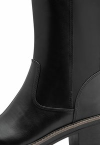 Marco Tozzi Plateaulaarzen - black