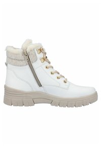 Stivaletto bianco in pelle alla caviglia con colletto grigio morbido, accessori in oro, lacci beige a contrasto, cerniera laterale e suola spessa e testurizzata.
