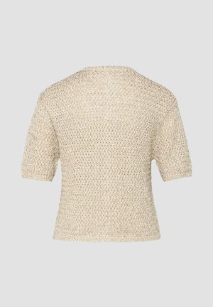 Beige korte mouw gebreide trui met textuurpatroon, gezien van achteren tegen een effen lichtgrijze achtergrond.