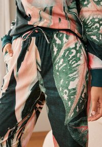 Next LONG SLEEVE SET - Pyžamo - dark green floral