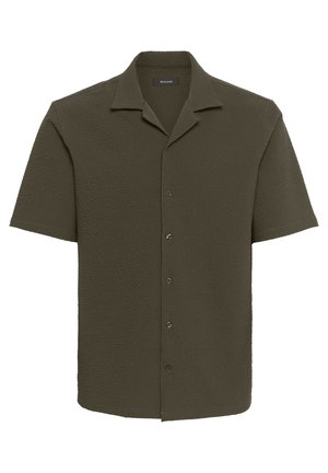 Lühi varrukatega nööbid särk oliivi rohelises, tekstuuriga kangas, avatud kraega ja viis nuppu ees. Ilma mustrite või aktsentideta.