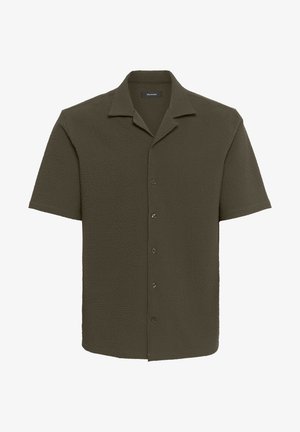 Lühi varrukatega nööbid särk oliivi rohelises, tekstuuriga kangas, avatud kraega ja viis nuppu ees. Ilma mustrite või aktsentideta.