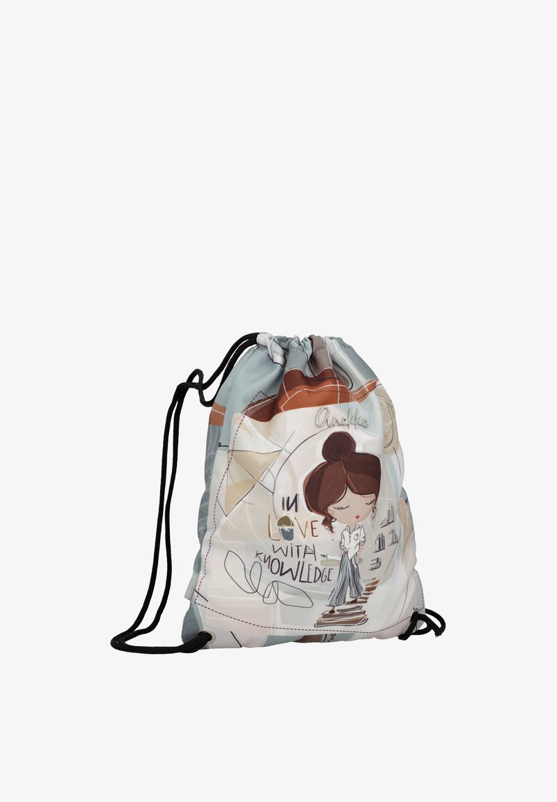 Sac à dos à cordon avec illustration d'une fille lisant sur des marches et texte "Amoureuse du savoir" aux couleurs pastel atténuées.