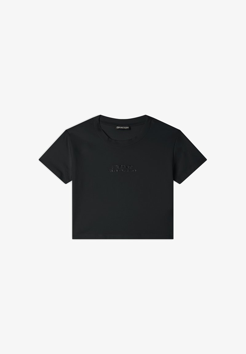 T-shirt nera corta in tessuto liscio con collo girocollo. Presenta un testo del logo in rilievo sulla parte anteriore. Maniche corte, design minimalista.