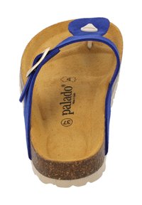 Infradito in suede blu con footbed in sughero e accenti bianchi. Presenta una fascetta tra le dita e una soletta testurizzata con il nome del marchio stampato all'interno.