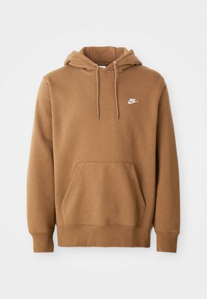 Bruine Nike-hoodie met voorzak, trekkoordkap en wit Nike-logo op de linkerborst, weergegeven tegen een witte achtergrond.