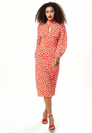 HEART PRINT  IN WITH SLIT ON NECKLINE - Day dress - red
