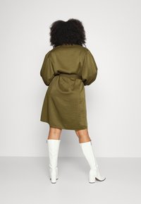 Selected Femme Curve SLFNALLIE SHORT SHIRT DRESS - Vestido de dia - dark olive