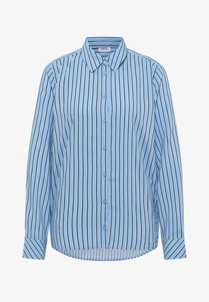 Ljust blå skjorta med vertikala svarta och vita ränder, långa ärmar och spetsig krage.