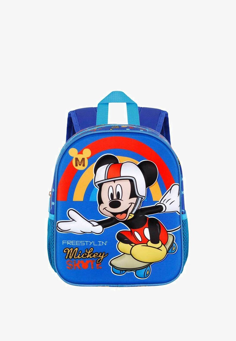 Sac à dos bleu avec un personnage de dessin animé sur un skate, orné d'accents de couleur rouge, jaune et vert en arc-en-ciel ; comprend des bretelles rembourrées et une fermeture éclair.