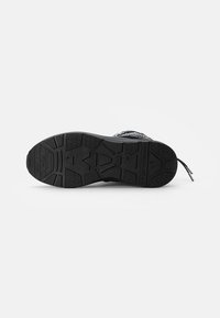 EA7 Emporio Armani LACES UNISEX - Botins de atacadores - black