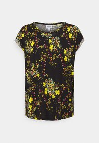 Czarna koszulka z krótkim rękawem z kwiatowym wzorem w kolorach żółtym, różowym i zielonym. Miękka tkanina, luźny krój i okrągły dekolt.