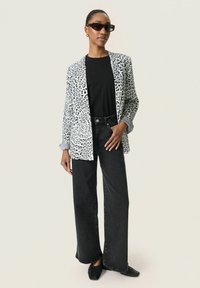 Soaked in Luxury Korte frakker - grey leopard patteren