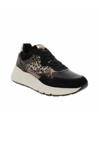 Czarno-brązowe sneakersy z akcentami w panterkę, mieszanka zamszu i metalicznych tekstur, gruba biała podeszwa i czarny gumowy bieżnik.