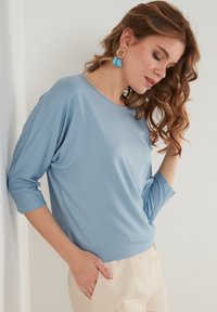 LELA CREW NECK  - Långärmad tröja - baby blue