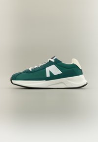 Valimata, vivid green/white